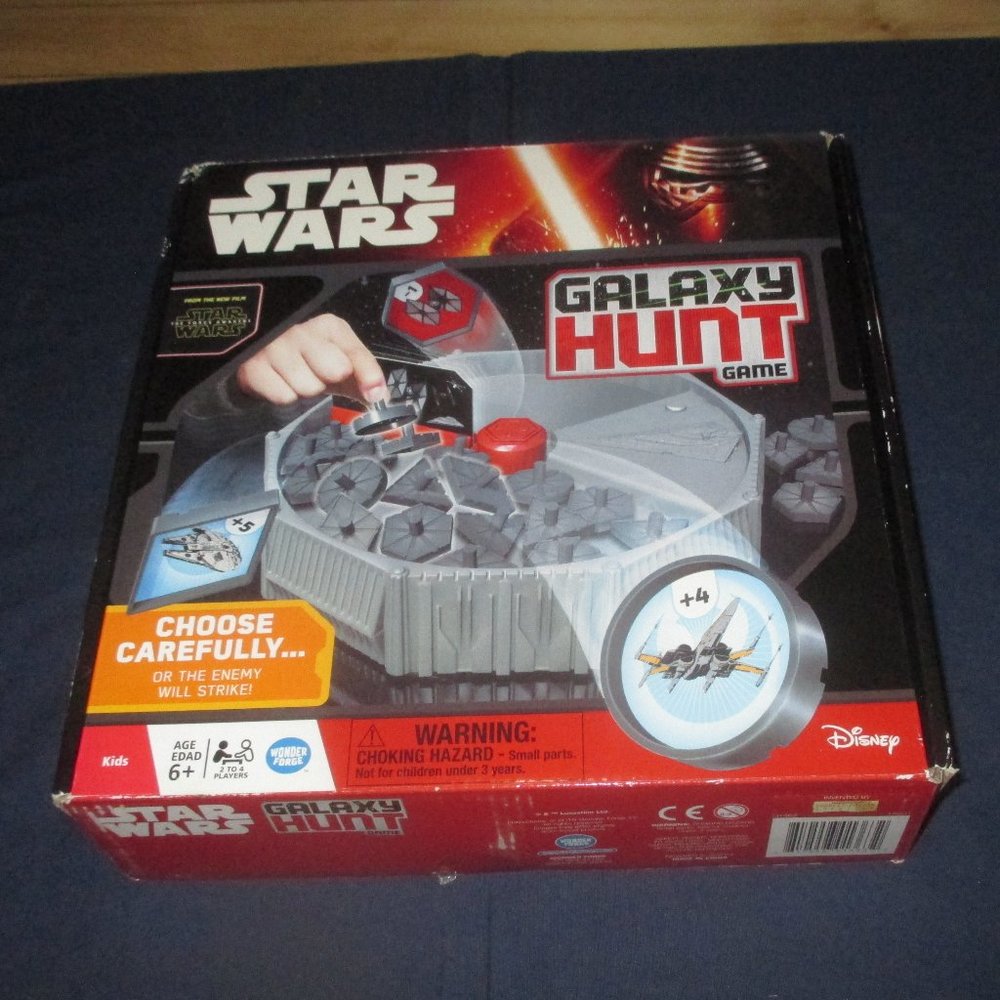 Star Wars: The Force Awakens - Galaxy Hunt Game (2015) Board Game